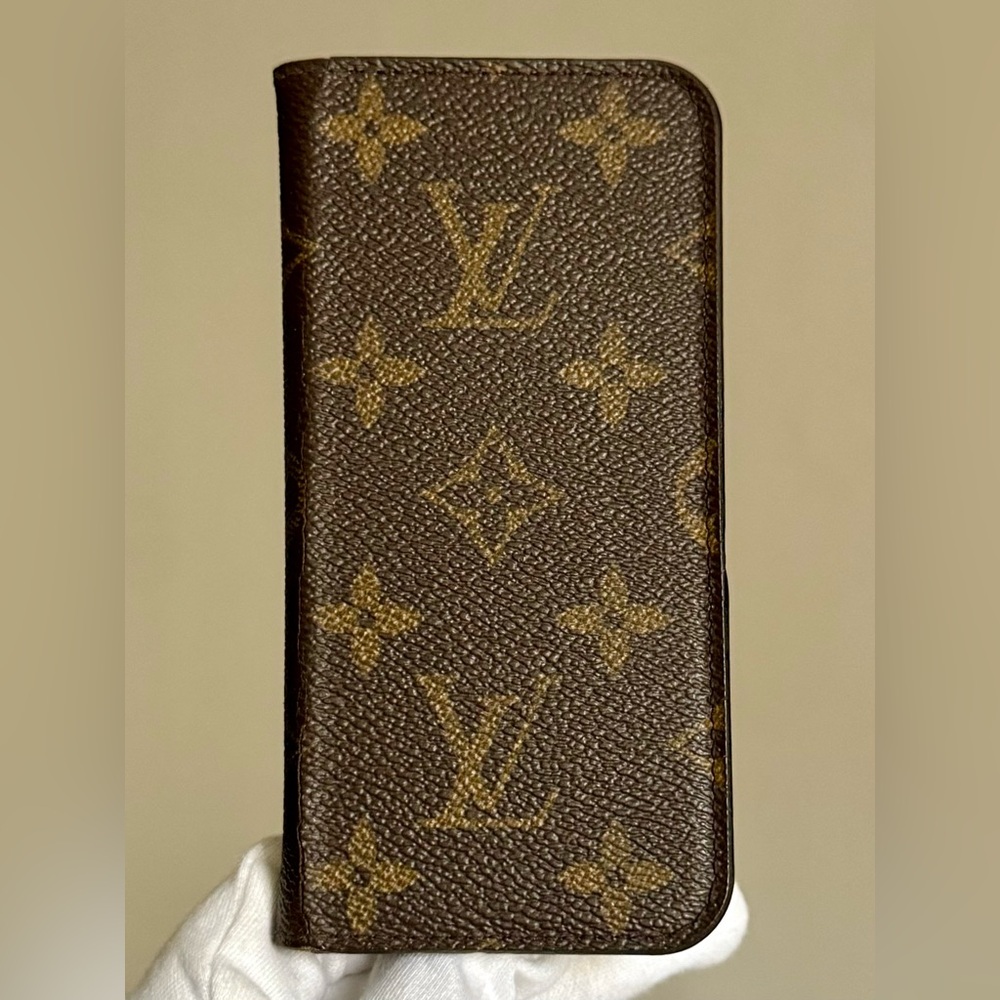 Louis Vuitton Monogram Phone Folio Case